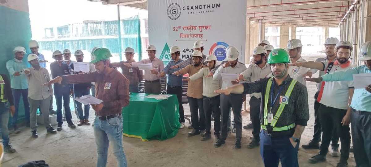 राष्ट्रीय सुरक्षा दिवस पर कार्यस्थल पर कर्मचारियों को दिलाई गई शपथ
